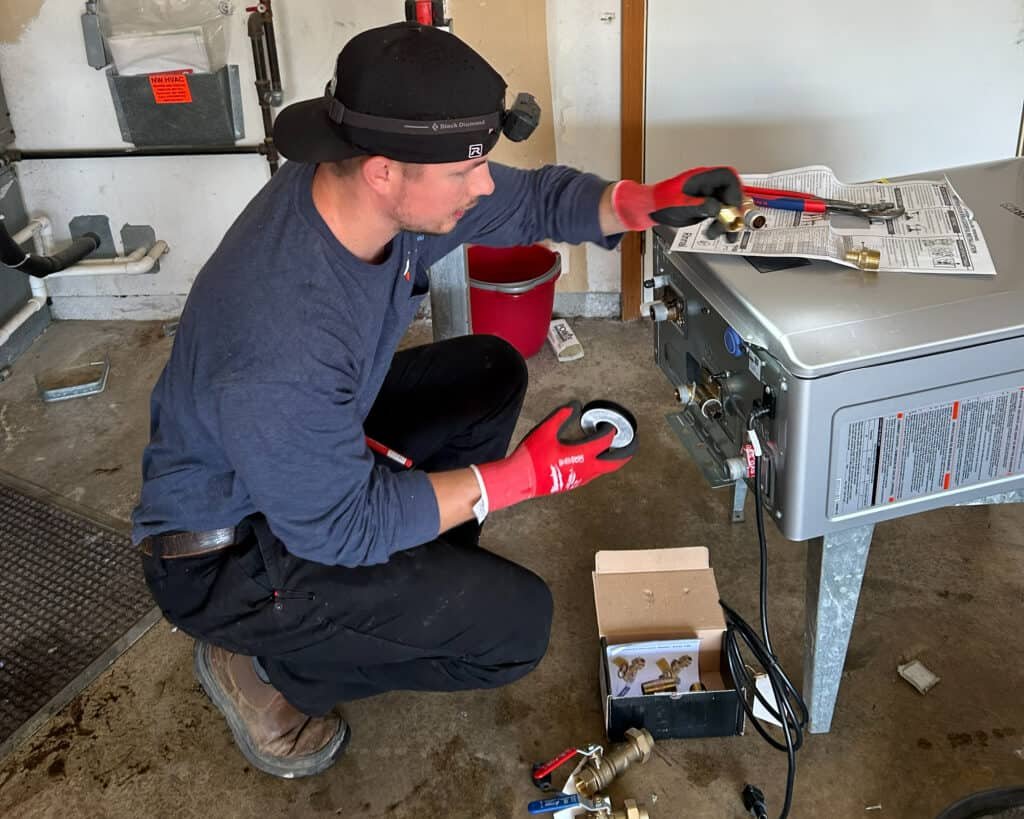 Plumber fixing machine